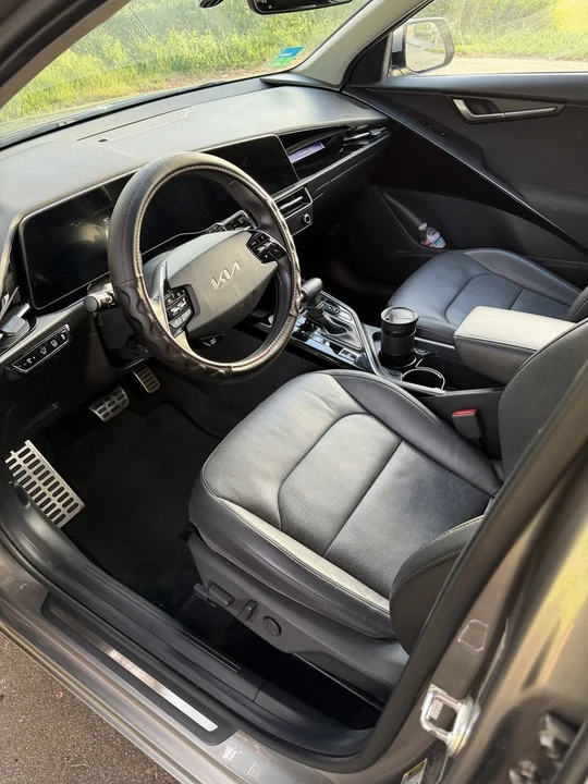 2023 Kia Niro - Image 6 of 12