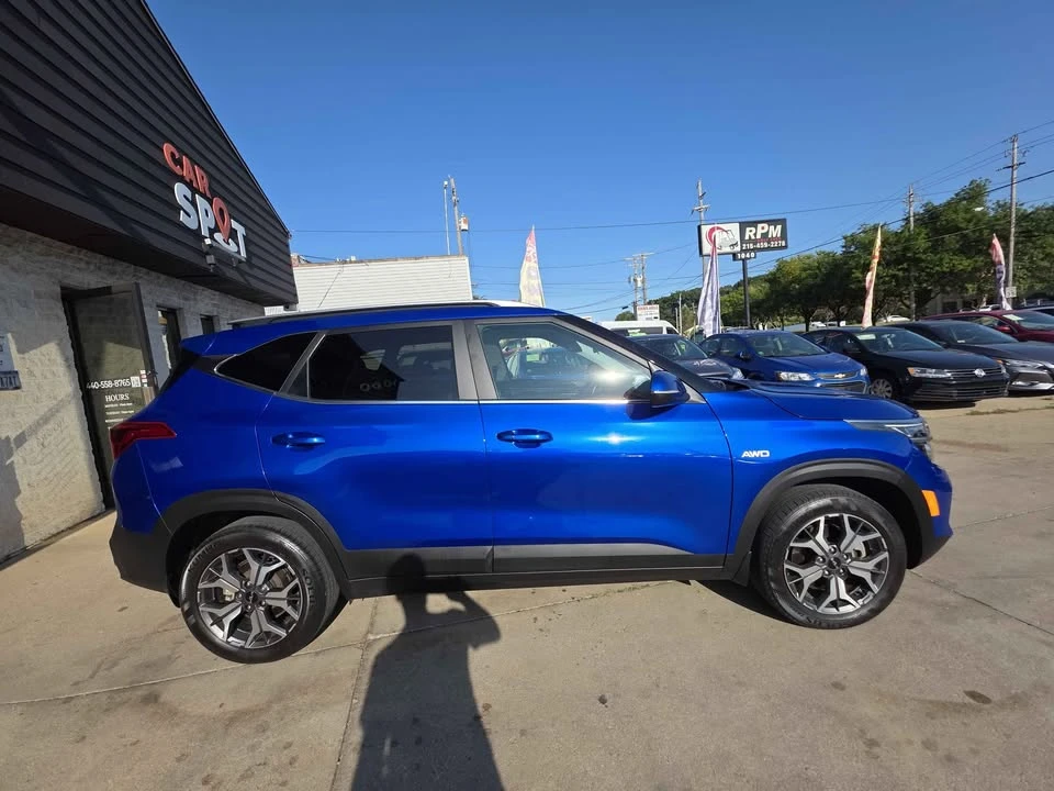 2023 Kia Seltos - Image 7 of 19