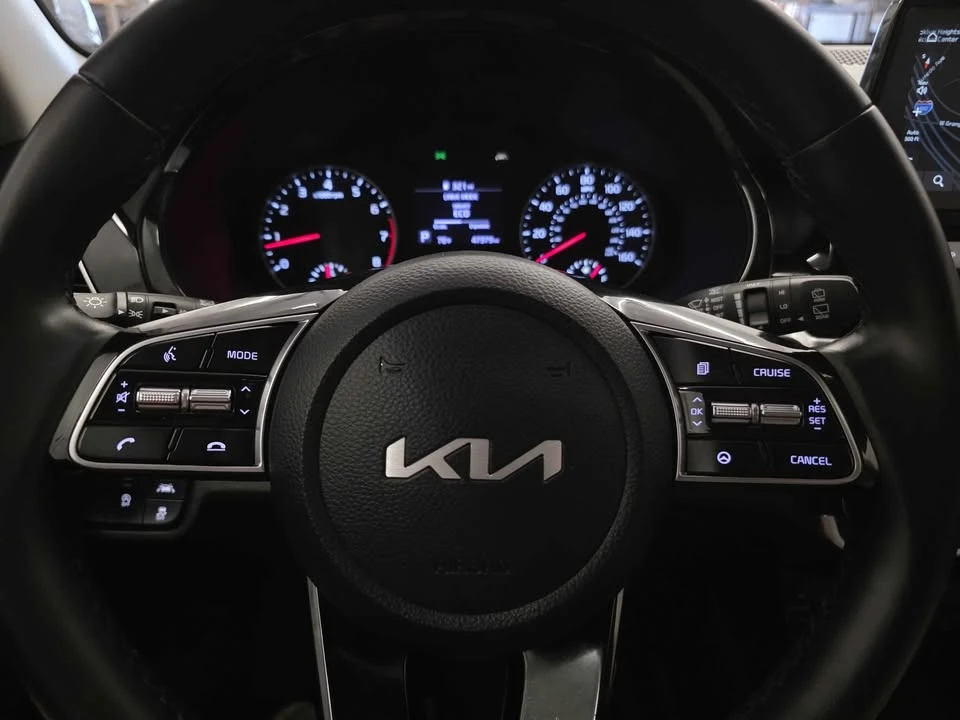 2023 Kia Seltos - Image 10 of 19