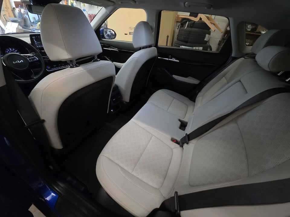 2023 Kia Seltos - Image 12 of 19