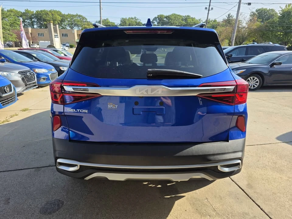 2023 Kia Seltos - Image 8 of 19
