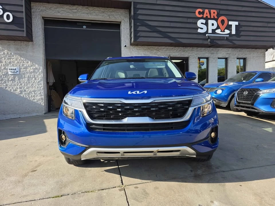 2023 Kia Seltos - Image 2 of 19
