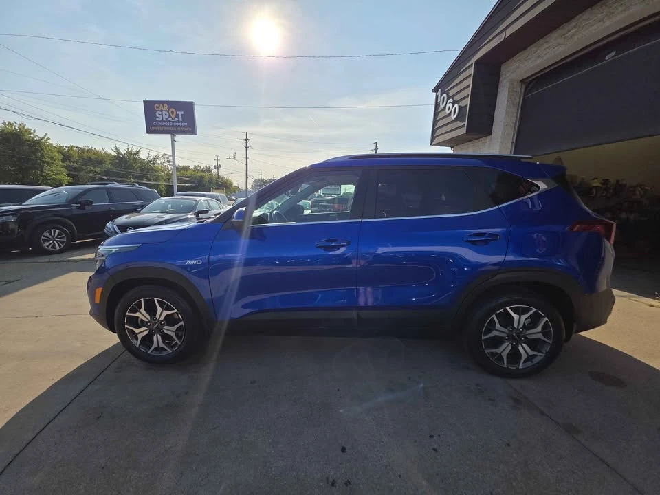 2023 Kia Seltos - Image 6 of 19