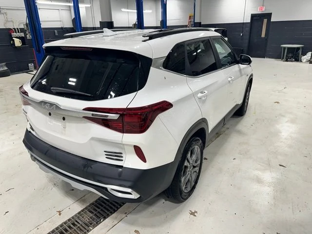 2023 Kia Seltos - Image 3 of 15