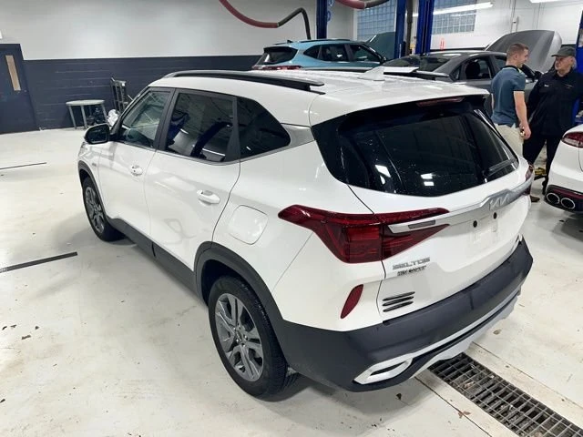 2023 Kia Seltos - Image 4 of 15