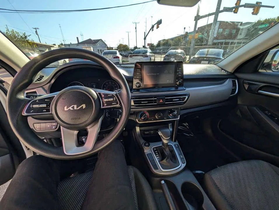 2023 Kia Seltos - Image 6 of 7