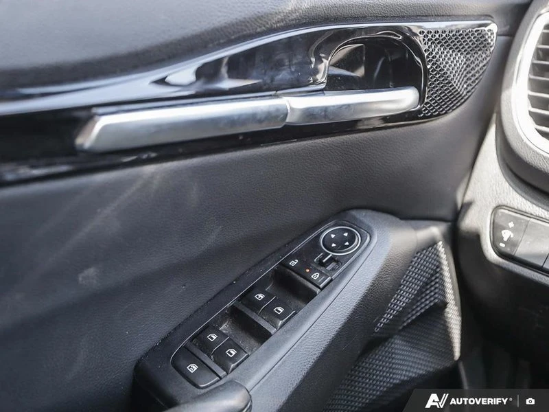 2023 Kia Seltos - Image 15 of 20