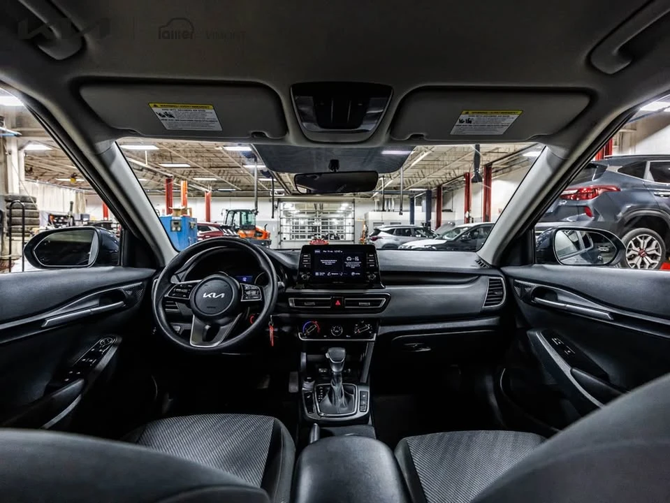 2023 Kia Seltos - Image 8 of 17