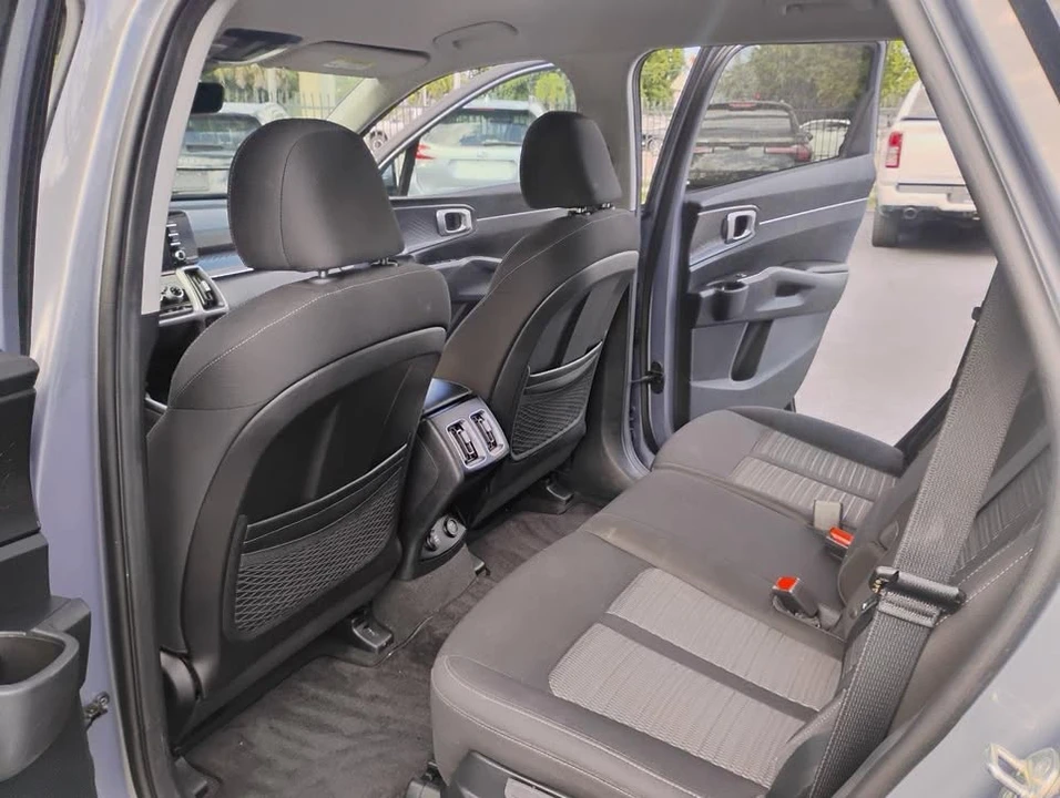 2023 Kia Sorento - Image 9 of 20