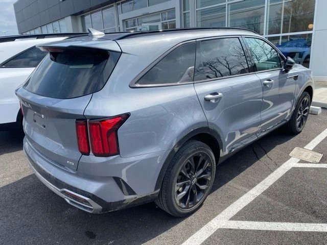 2023 Kia Sorento - Image 3 of 15
