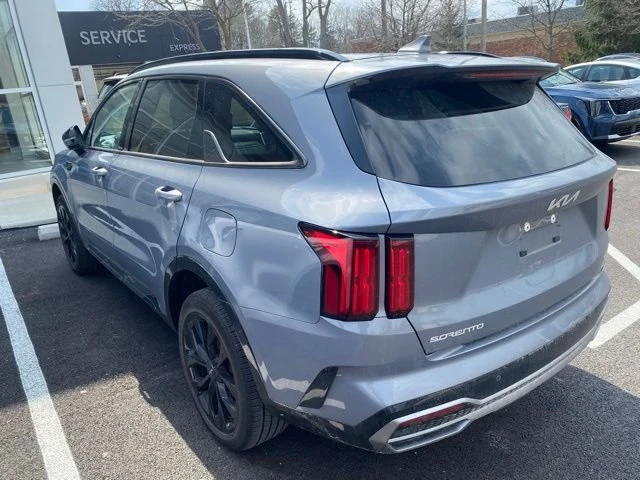 2023 Kia Sorento - Image 4 of 15