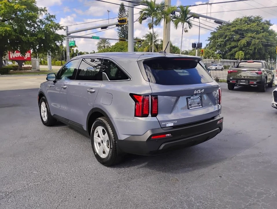 2023 Kia Sorento - Image 3 of 20
