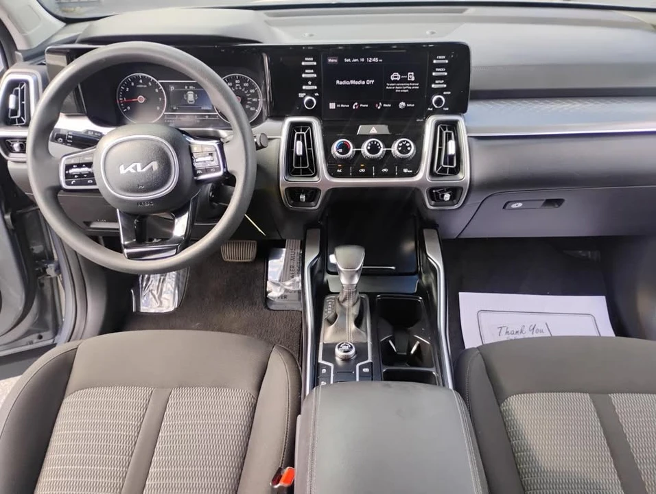 2023 Kia Sorento - Image 16 of 20