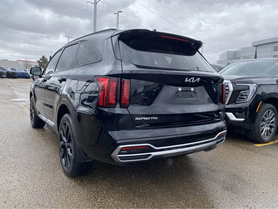 2023 Kia Sorento - Image 5 of 12