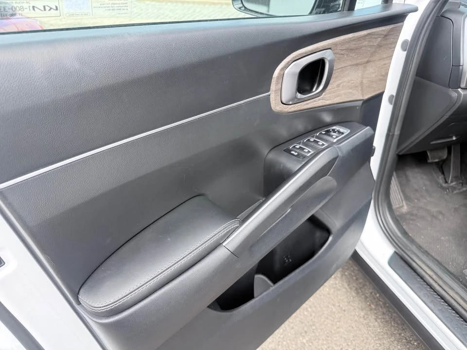 2023 Kia Sorento - Image 6 of 6
