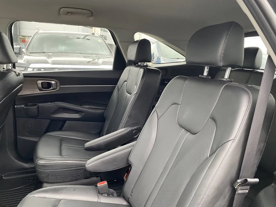 2023 Kia Sorento - Image 10 of 11