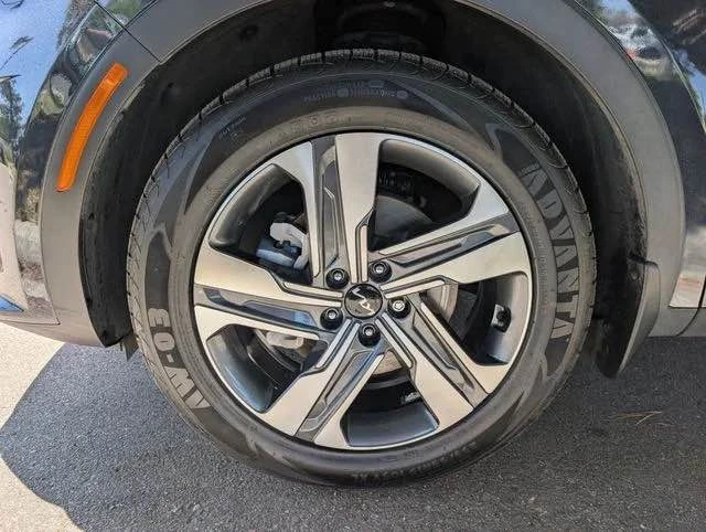 2023 Kia Sorento - Image 6 of 20