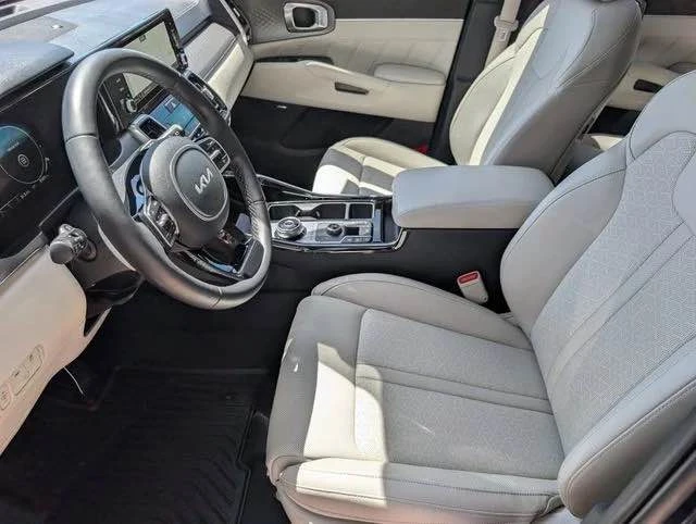 2023 Kia Sorento - Image 7 of 20