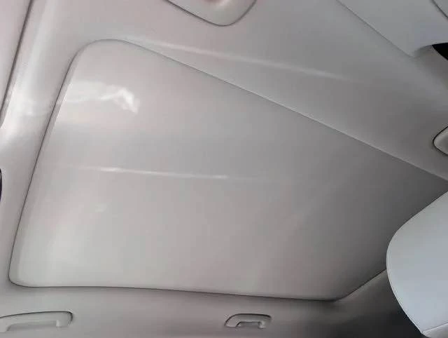 2023 Kia Sorento - Image 8 of 20