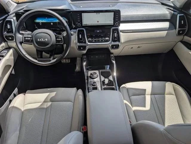 2023 Kia Sorento - Image 12 of 20