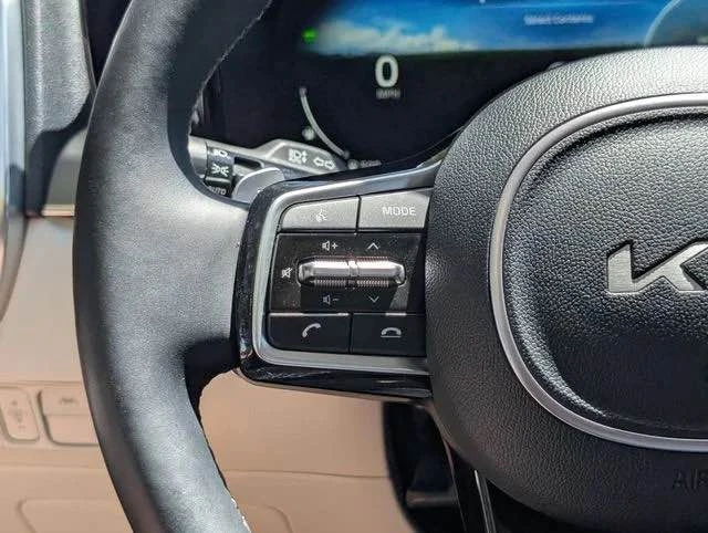 2023 Kia Sorento - Image 13 of 20