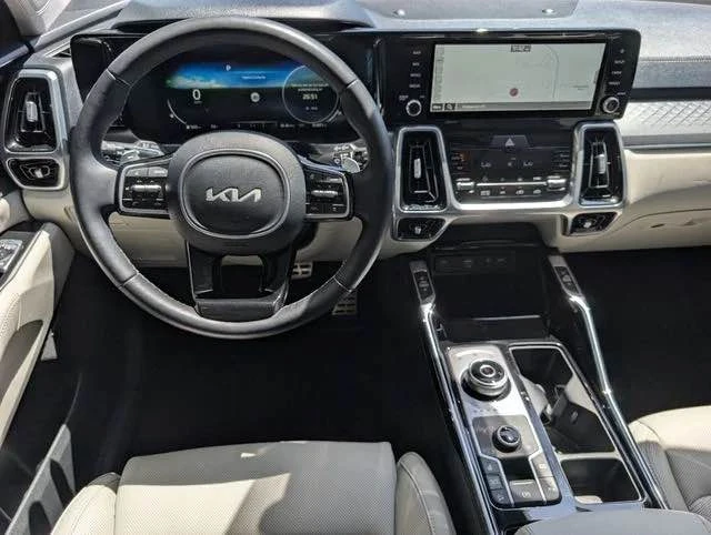 2023 Kia Sorento - Image 11 of 20