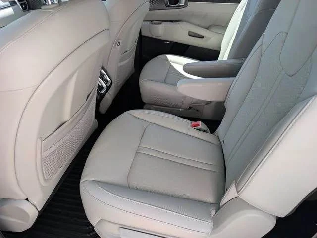 2023 Kia Sorento - Image 9 of 20