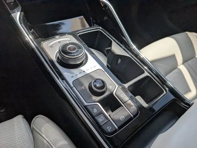 2023 Kia Sorento - Image 19 of 20