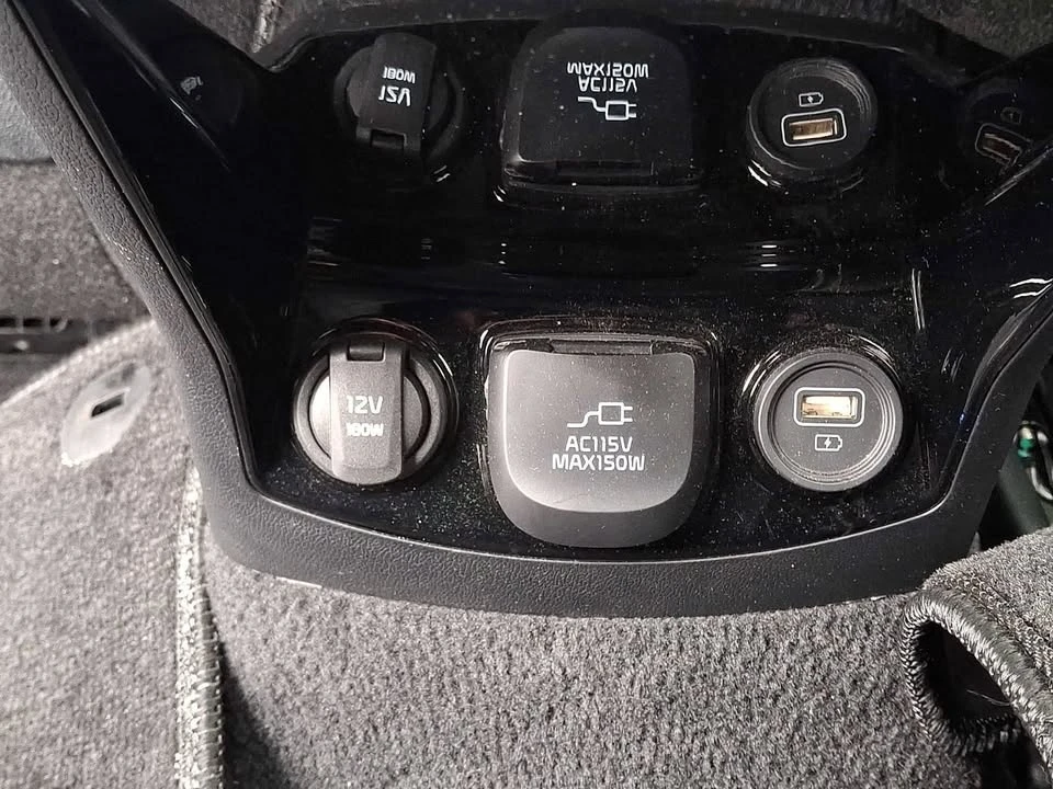 2023 Kia Sorento - Image 12 of 13