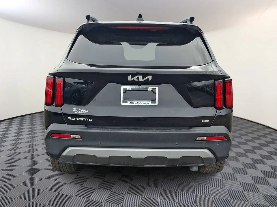 2023 Kia Sorento - Image 5 of 13