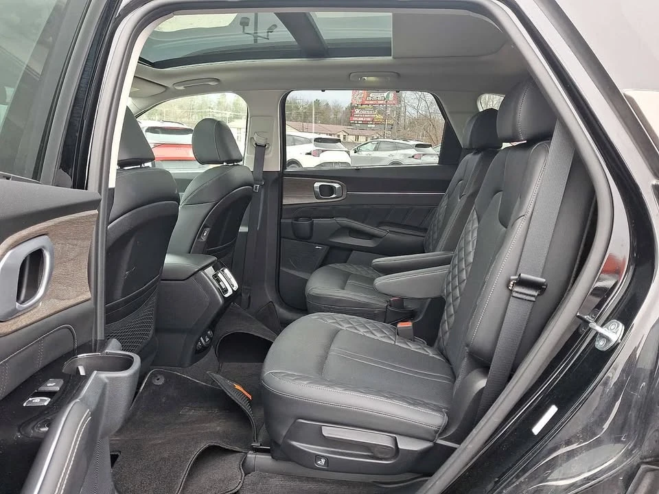 2023 Kia Sorento - Image 10 of 13