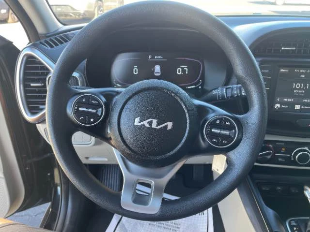 2023 Kia Soul - Image 10 of 13