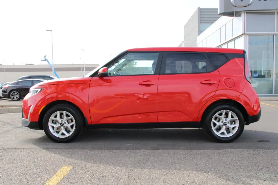 2023 Kia Soul - Image 2 of 20