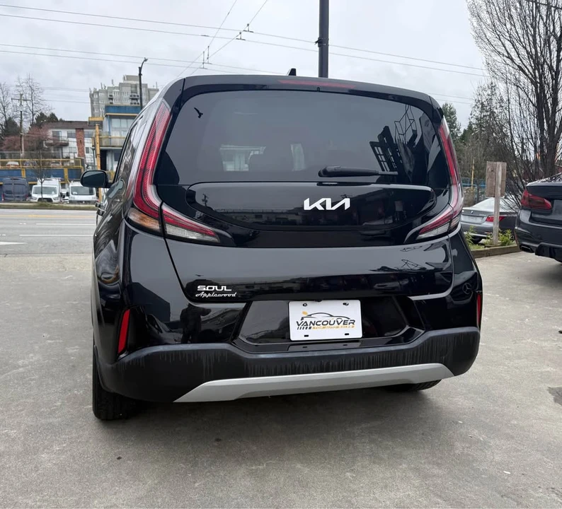 2023 Kia Soul - Image 5 of 18