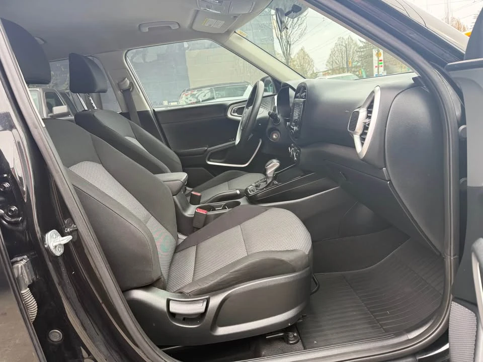 2023 Kia Soul - Image 13 of 18