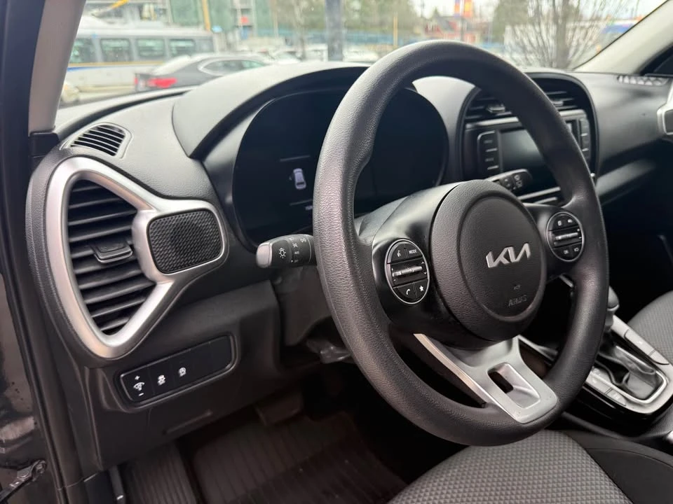 2023 Kia Soul - Image 11 of 18