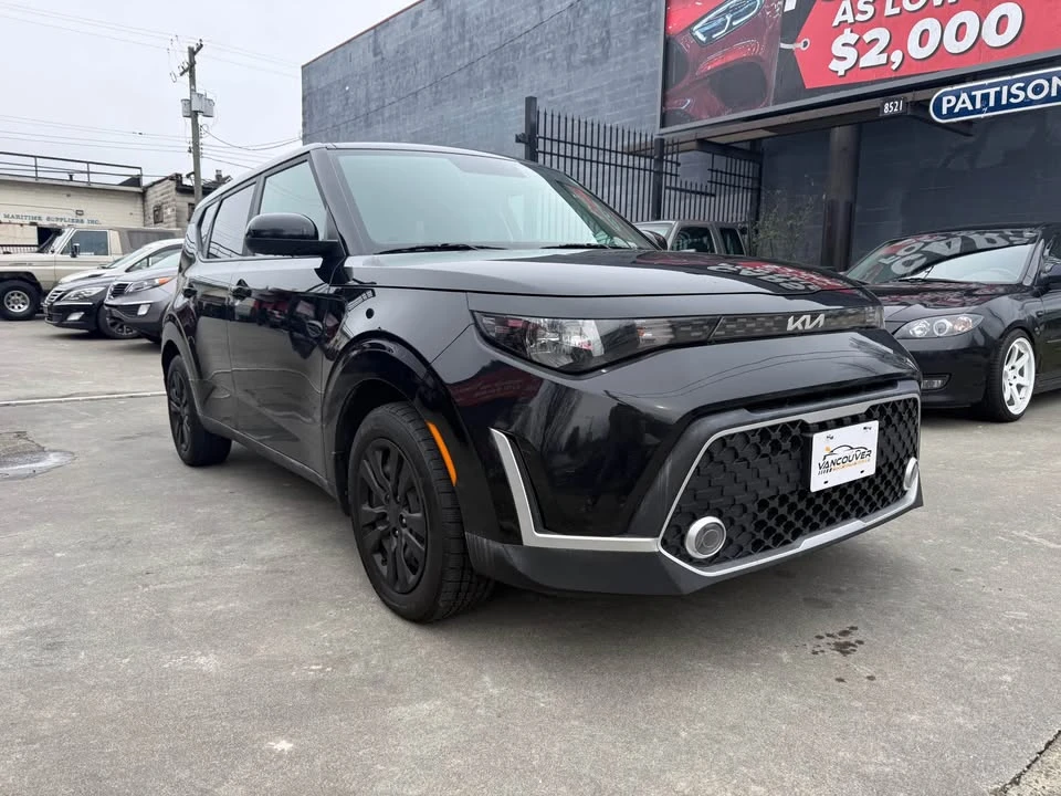 2023 Kia Soul - Image 8 of 18