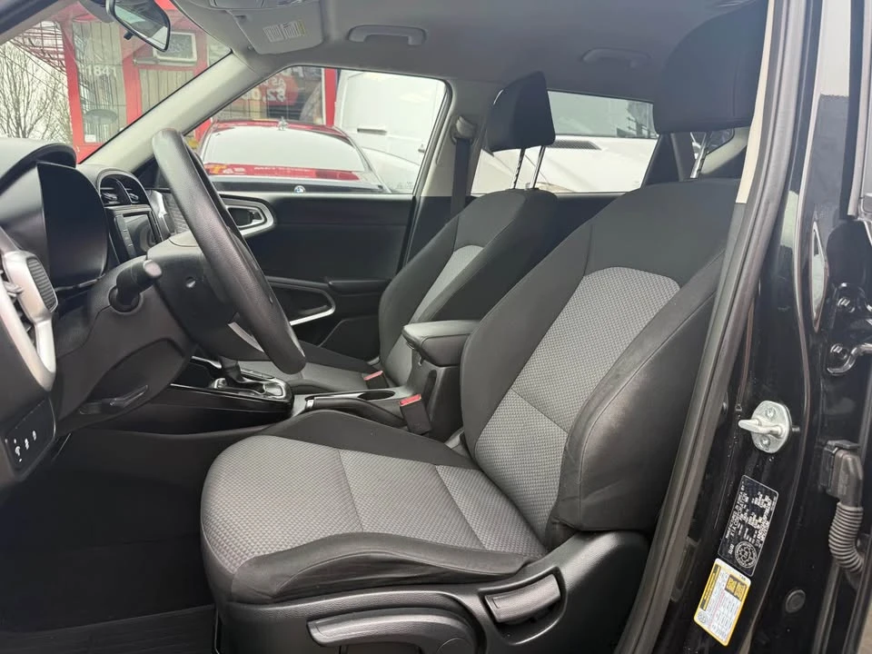 2023 Kia Soul - Image 15 of 18