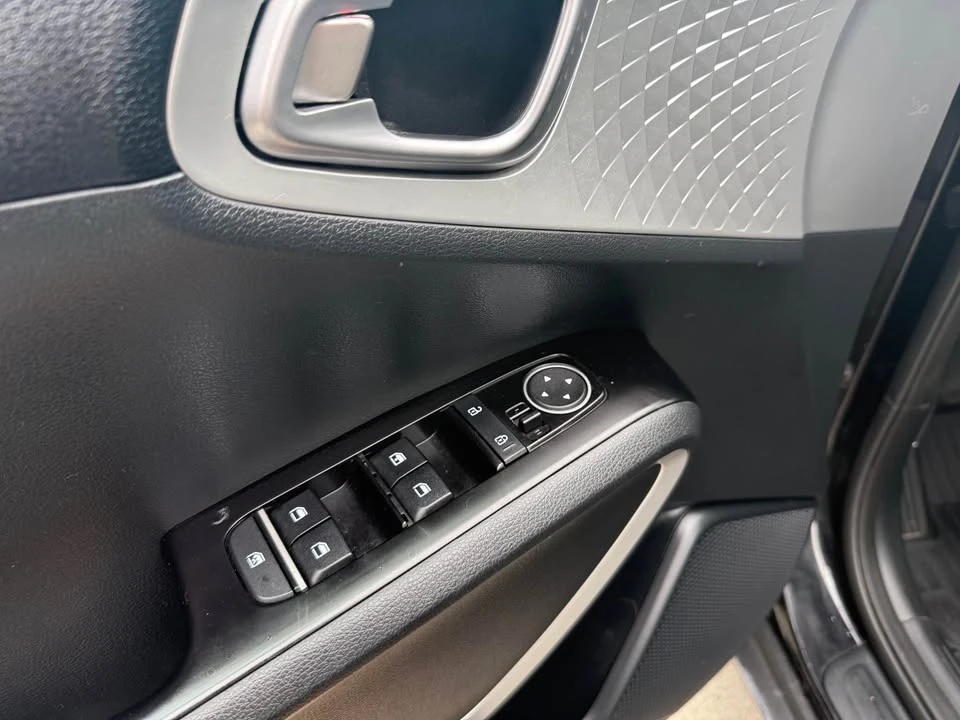 2023 Kia Soul - Image 14 of 18