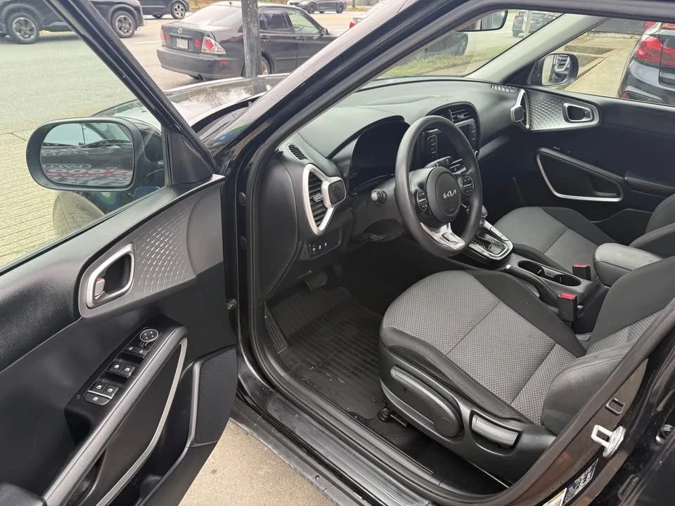 2023 Kia Soul - Image 10 of 18