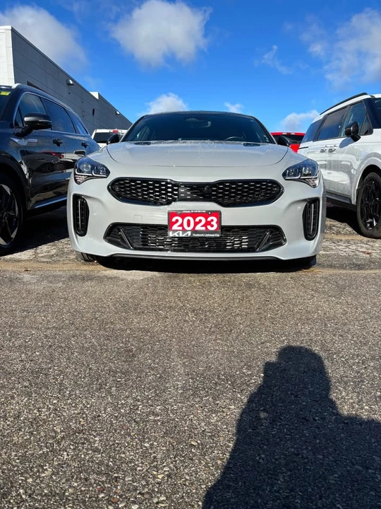 2023 Kia Stinger - Image 2 of 3