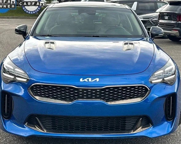 2023 Kia Stinger - Image 2 of 15