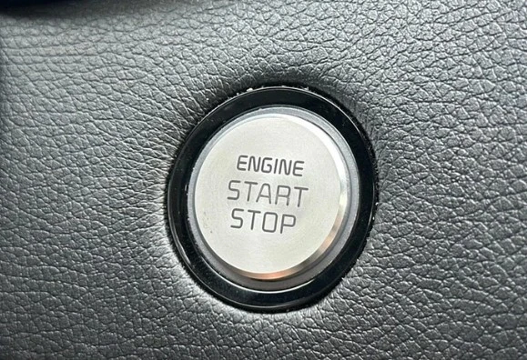 2023 Kia Stinger - Image 14 of 15