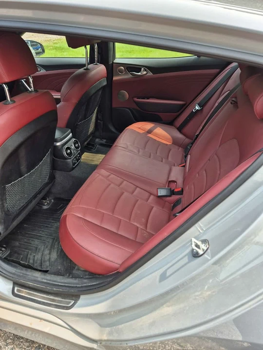 2023 Kia Stinger - Image 4 of 5