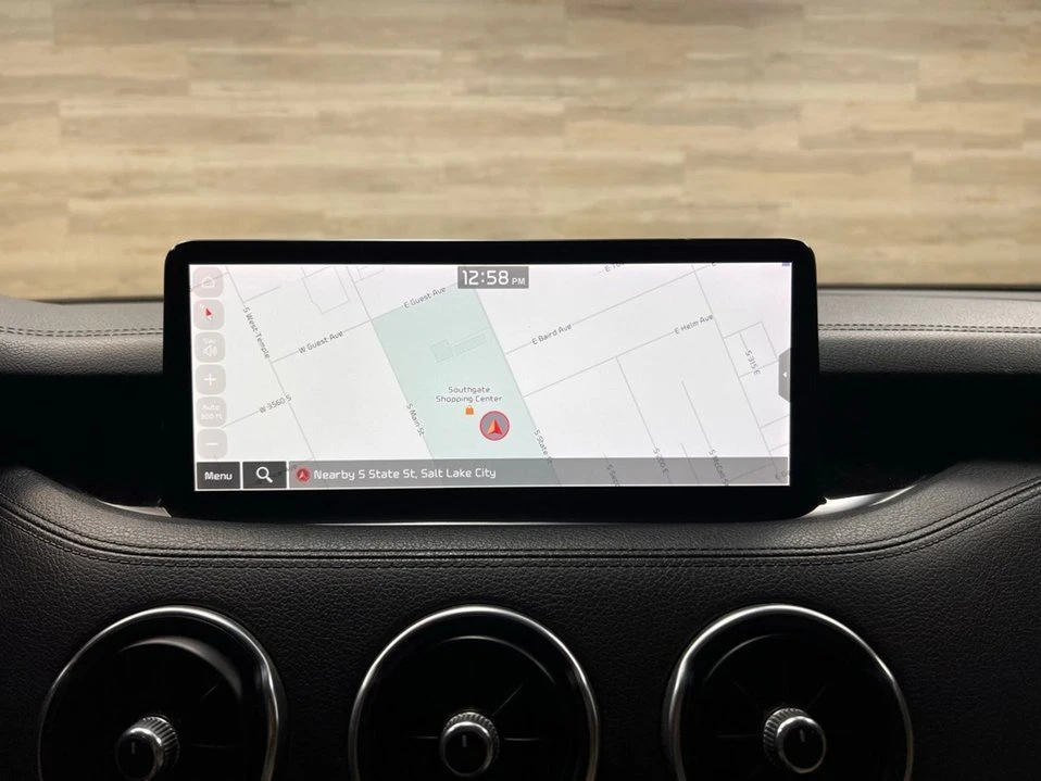 2023 Kia Stinger - Image 11 of 17