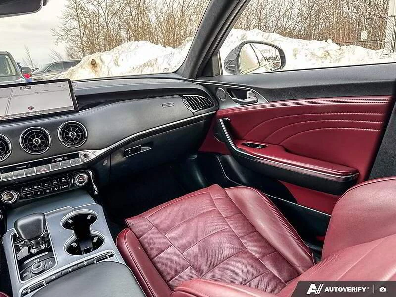 2023 Kia Stinger - Image 15 of 20