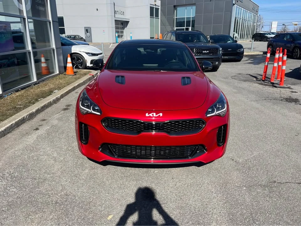 2023 Kia Stinger - Image 2 of 11