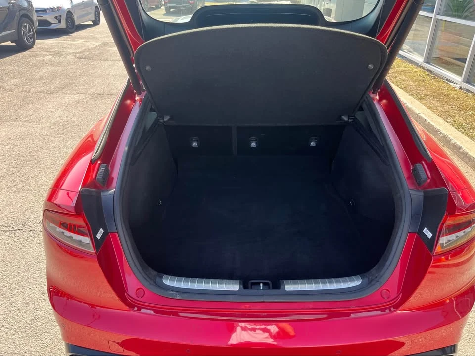 2023 Kia Stinger - Image 8 of 11