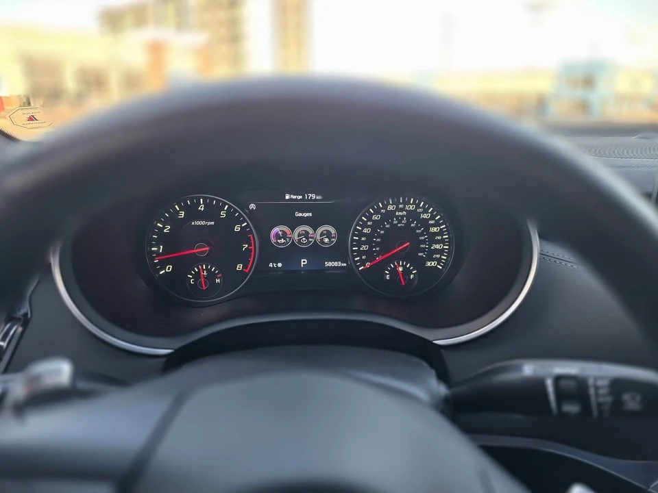 2023 Kia Stinger - Image 7 of 10