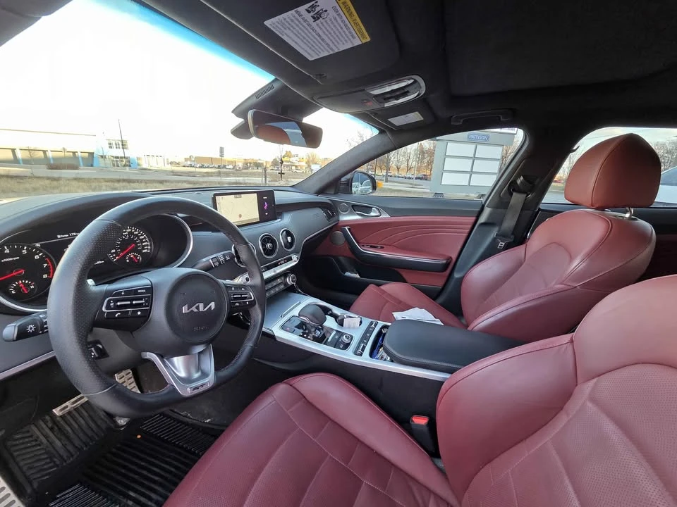 2023 Kia Stinger - Image 4 of 10